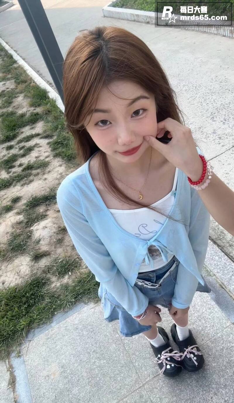 极品精神小妹 周丽珊相关图片4