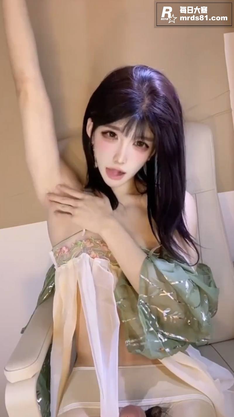 推特TS伪娘 月儿o相关图片2