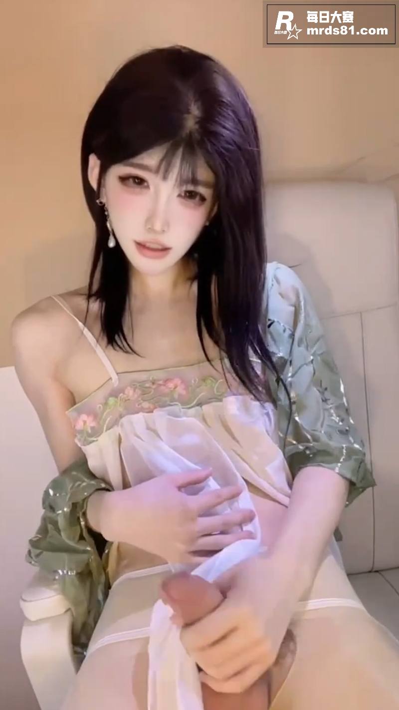 推特TS伪娘 月儿o相关图片3