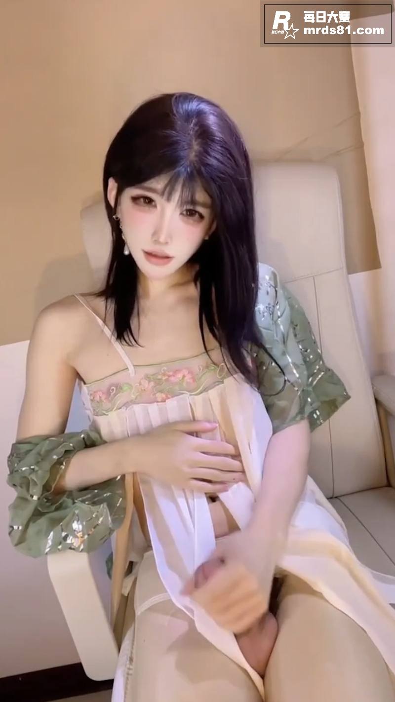 推特TS伪娘 月儿o相关图片5