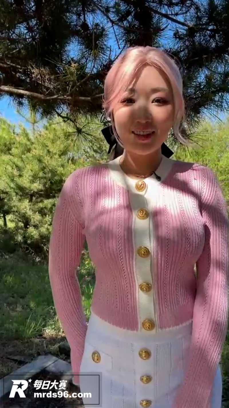 ST站高颜值巨乳女神相关图片2