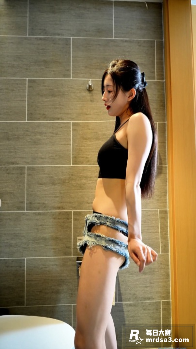 高颜值骚舞福利姬 小相关图片4