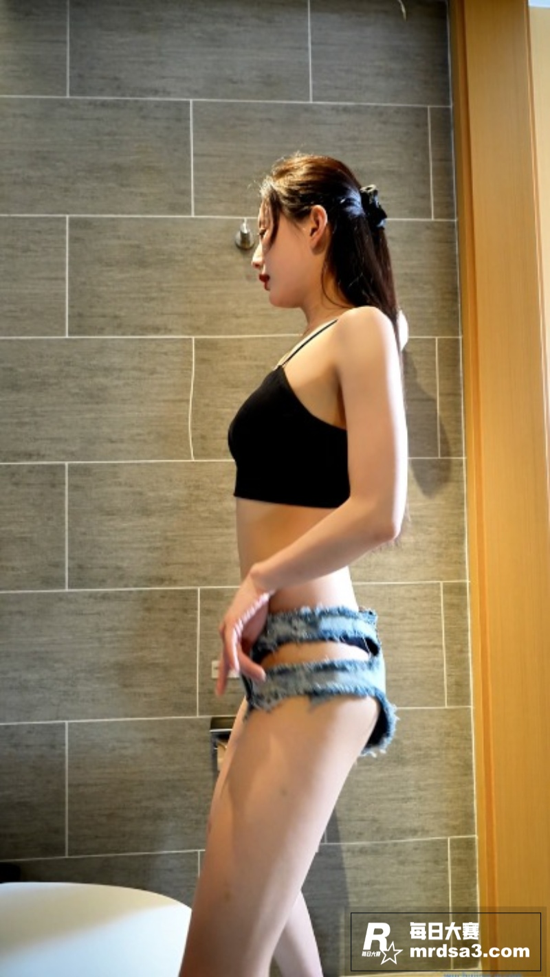 高颜值骚舞福利姬 小相关图片5