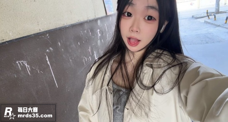 极品大二反差学生妹 相关图片1