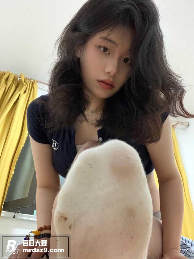 抖音高颜值极品女大 相关图片5