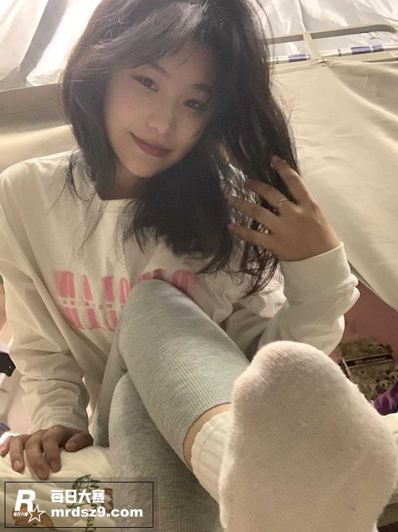 抖音高颜值极品女大 相关图片8