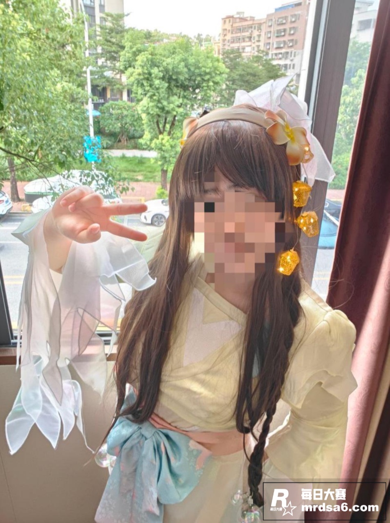 推特足控福利姬 季节相关图片1