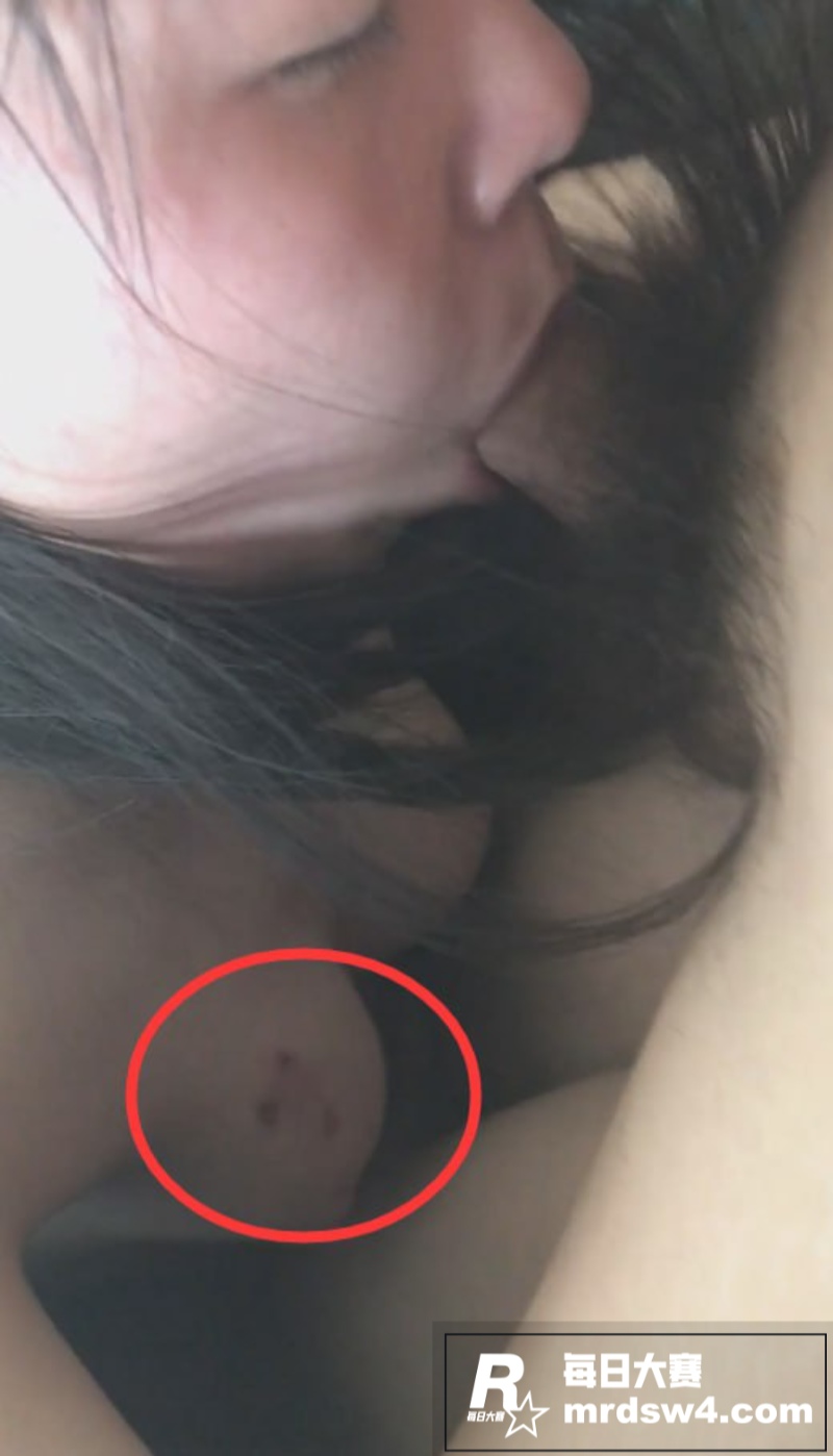 情侣性爱自拍视频泄密相关图片5