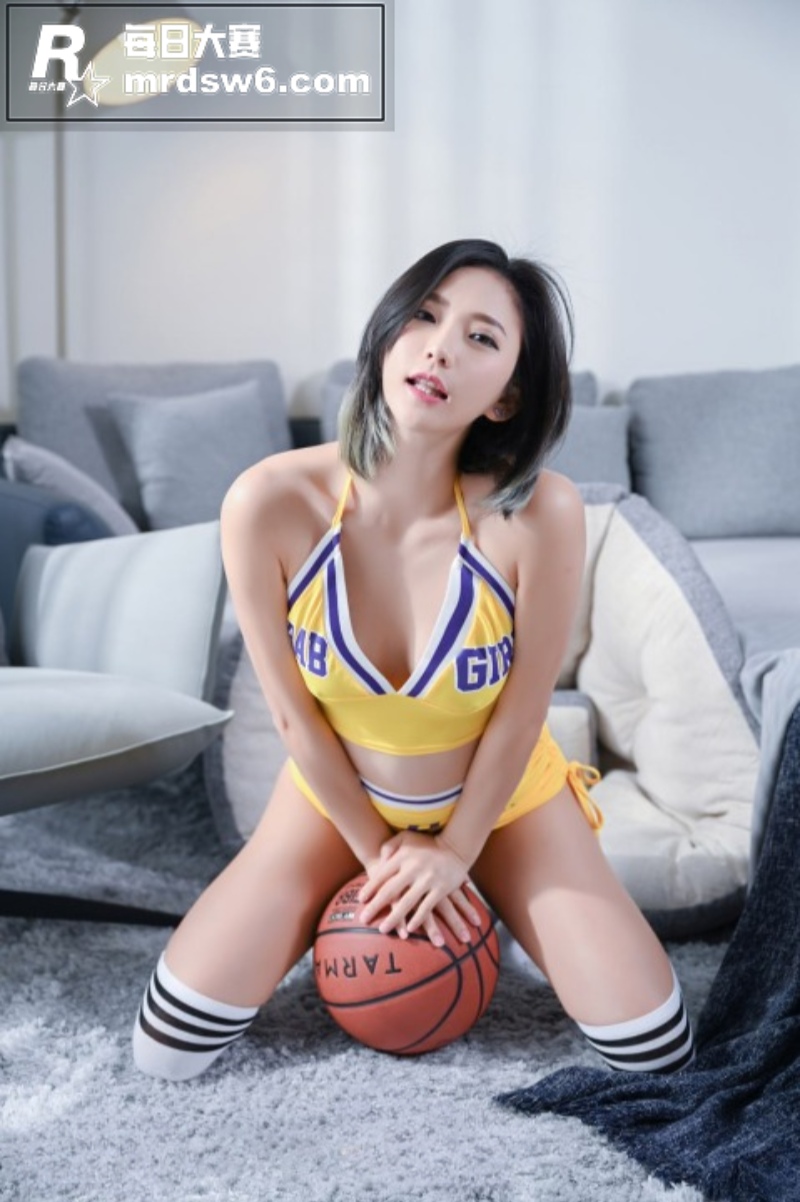 高颜值人气女神 MI相关图片2