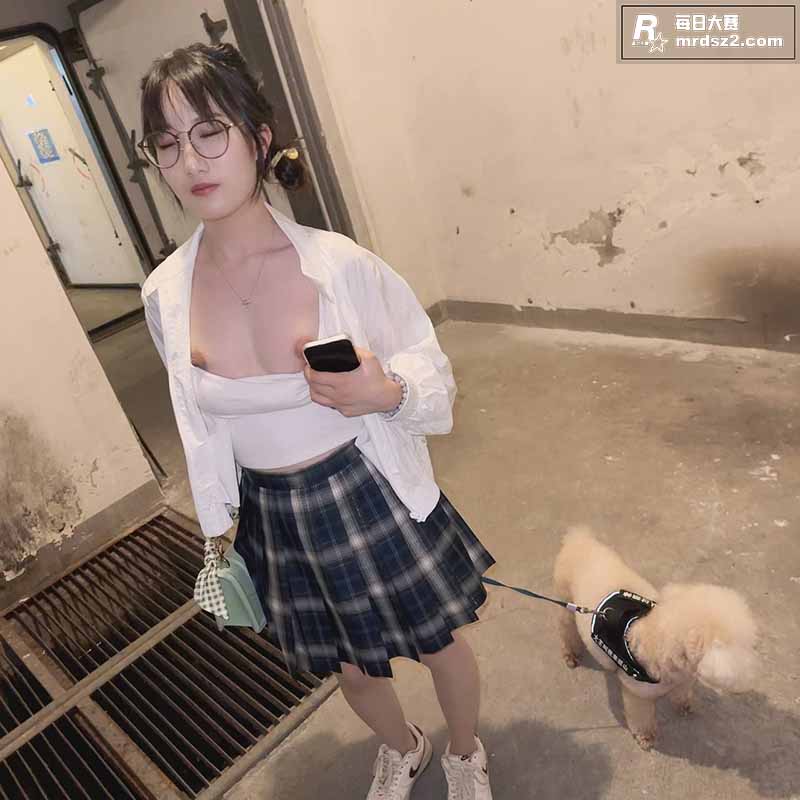 风骚人妻张瑞琦 大量相关图片2