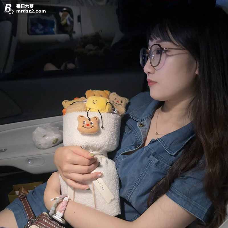 风骚人妻张瑞琦 大量相关图片10