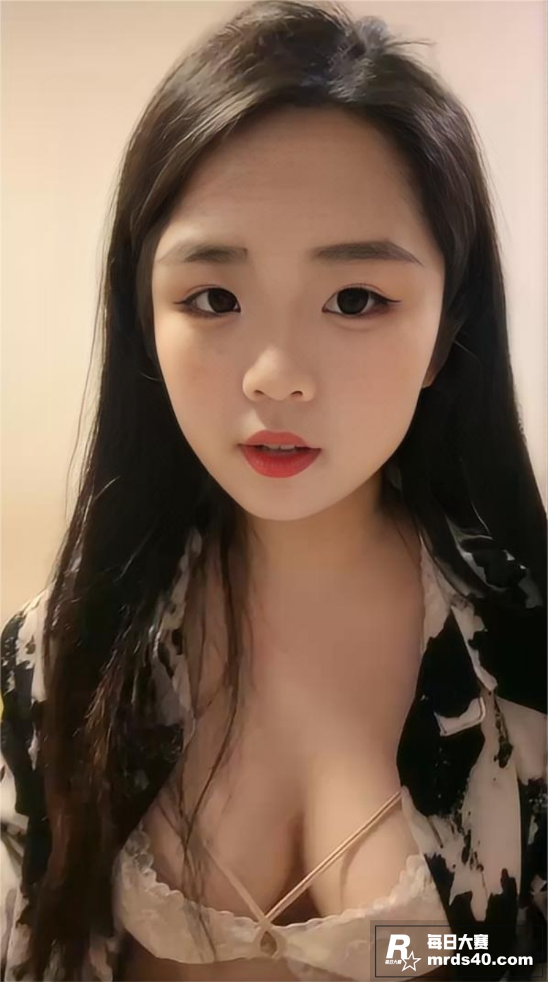 肥臀大奶纹身妹和男友相关图片2
