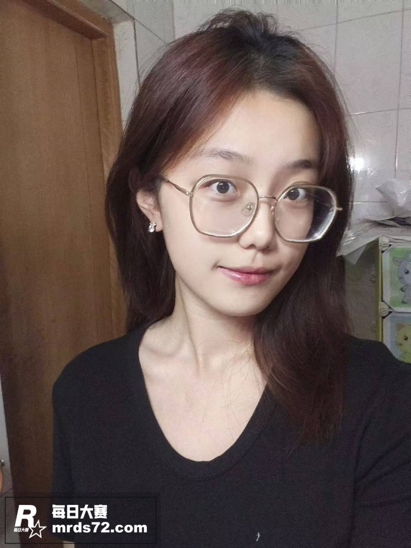 台湾高颜值眼镜娘 林相关图片1
