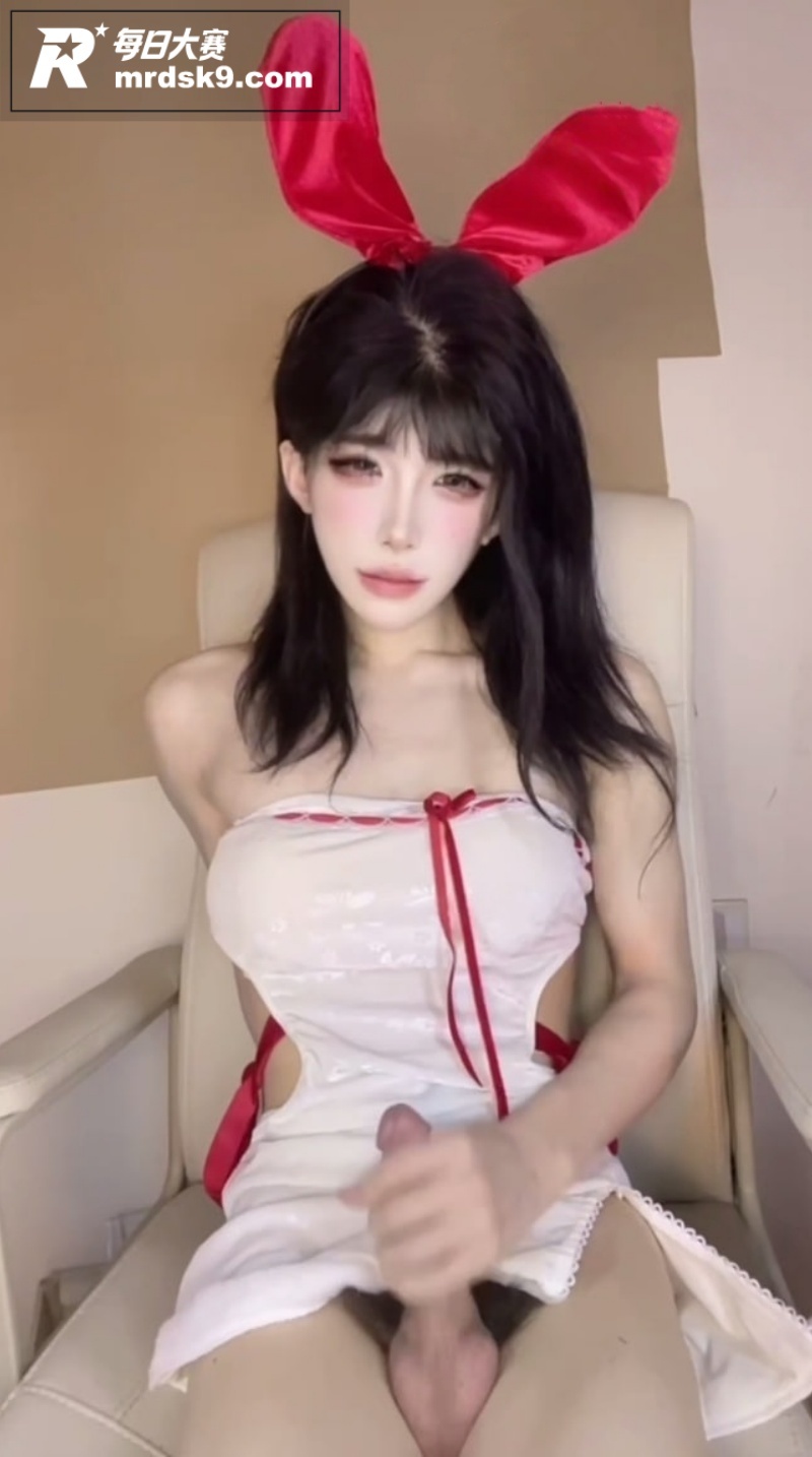 推特高颜值极品伪娘 相关图片5