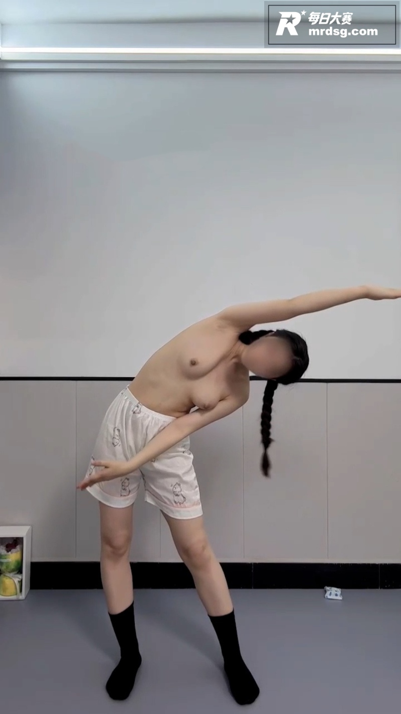 推特极品反差舞姬 小相关图片8