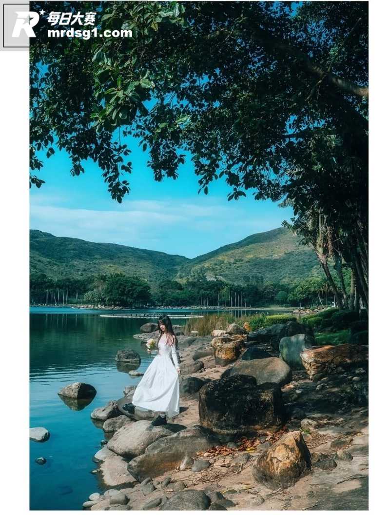 19岁高颜值嫩妹泄密相关图片3