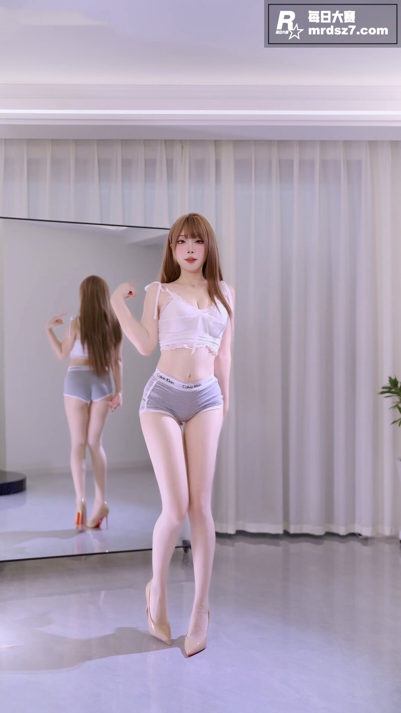 B站百变御姐女神 雾相关图片2