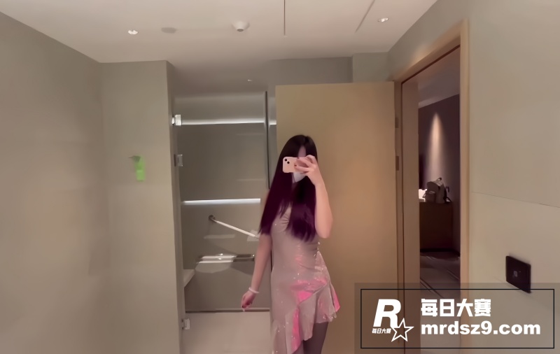 推特纯情女大学生 洛相关图片5