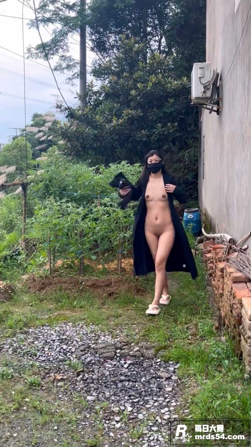 推特露出女王 鹿初日相关图片1