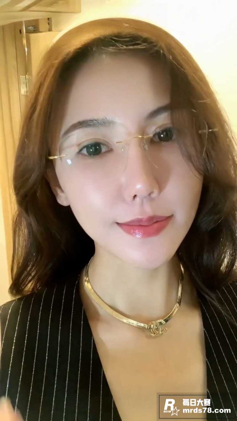 骚妈快乐屋PMV混剪相关图片2