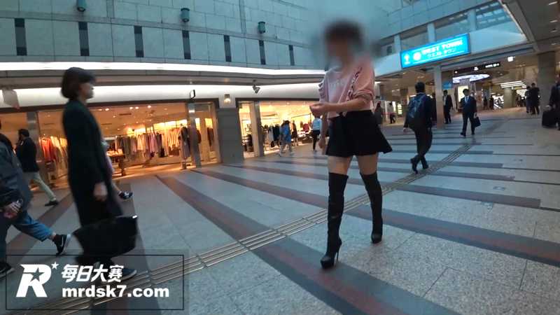 日本假装偷拍系列 极相关图片1