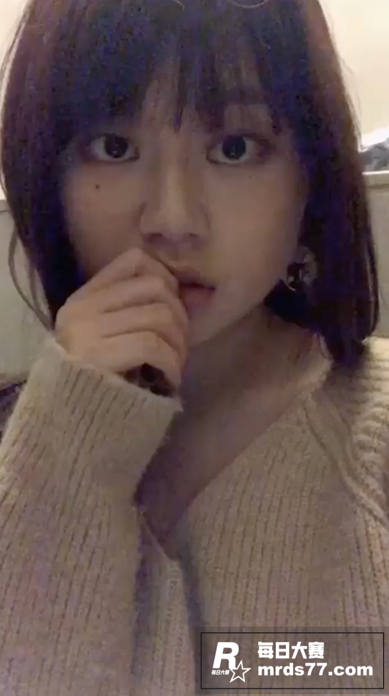 巨乳大一新生被金主包相关图片1 巨乳大一新生被金主包相关图片1