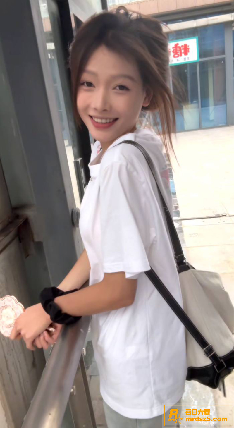 抖音评论区众多网友求相关图片2
