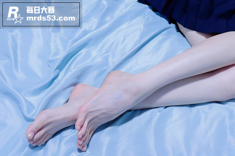 OnlyFans玉足相关图片4