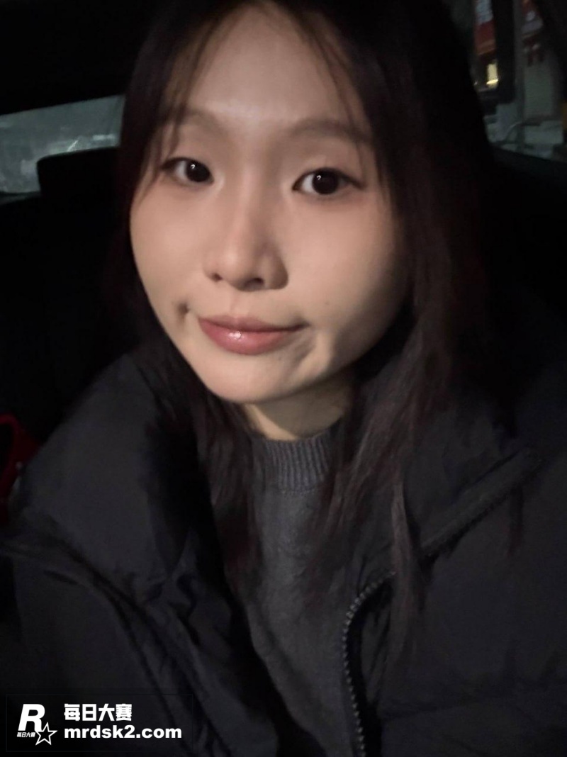 极品高颜值大四反差学相关图片2