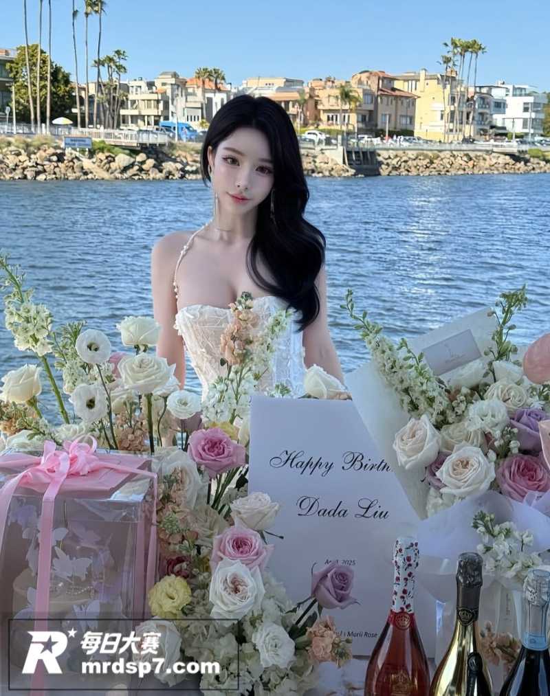极品高颜值巨乳模特 相关图片4