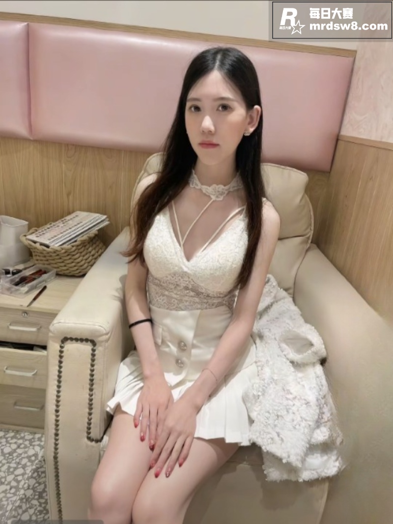 极品高颜值甜美女神 相关图片3