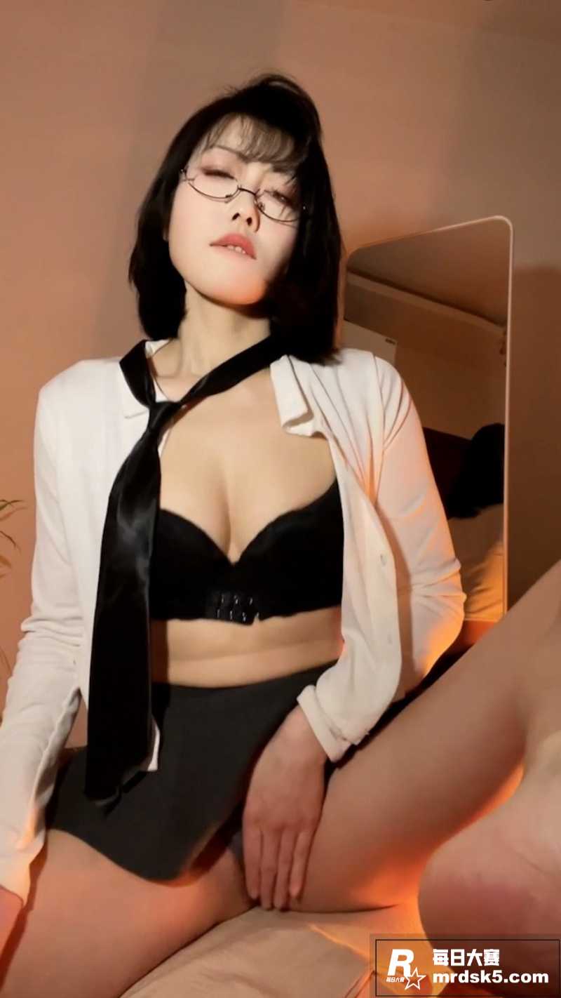 快手舞蹈网红 紫月 相关图片3