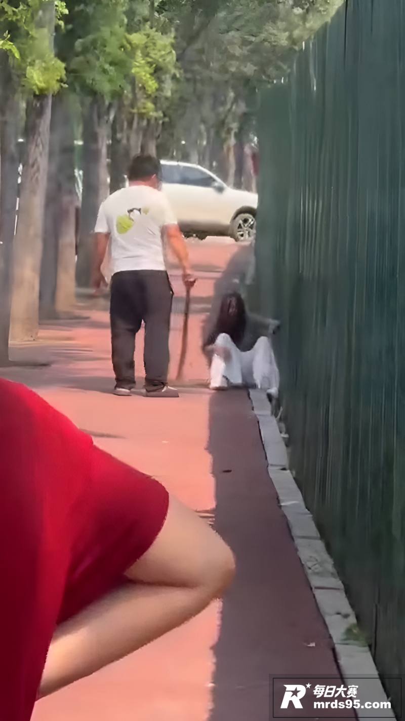 泰盈门口抓奸现场 渣相关图片2