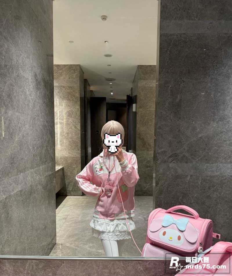 抖音网红美少女约炮视相关图片5
