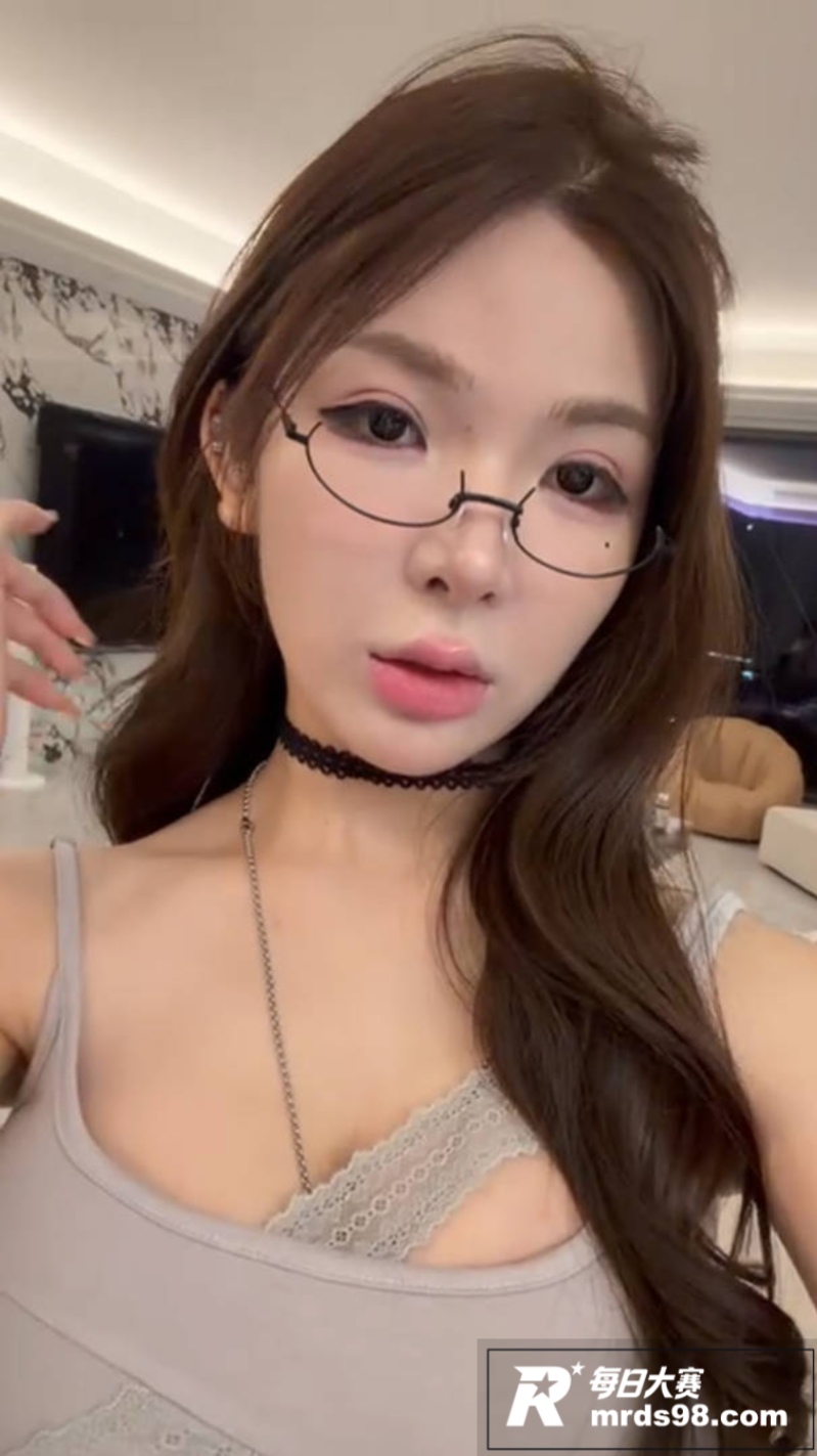 推特反差婊 树 人前相关图片2