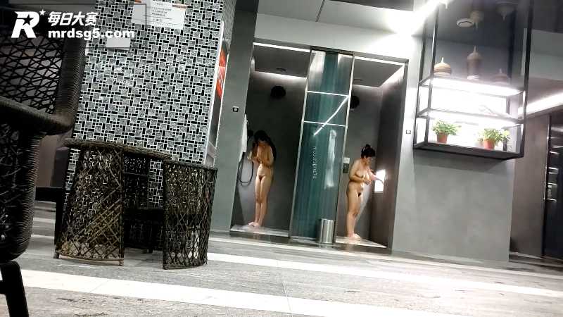 洗浴中心近距离偷拍 相关图片2