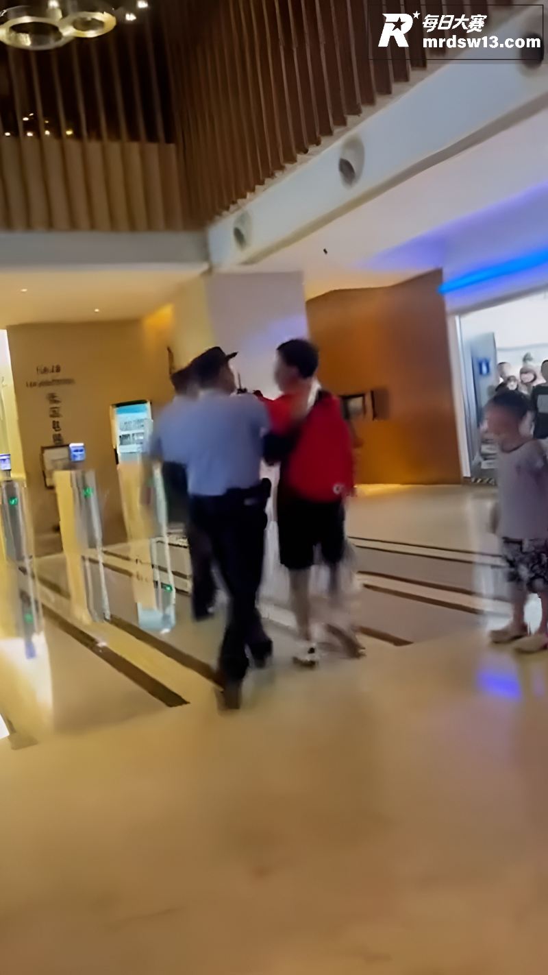 重庆时代峰峻楼下大乱相关图片9