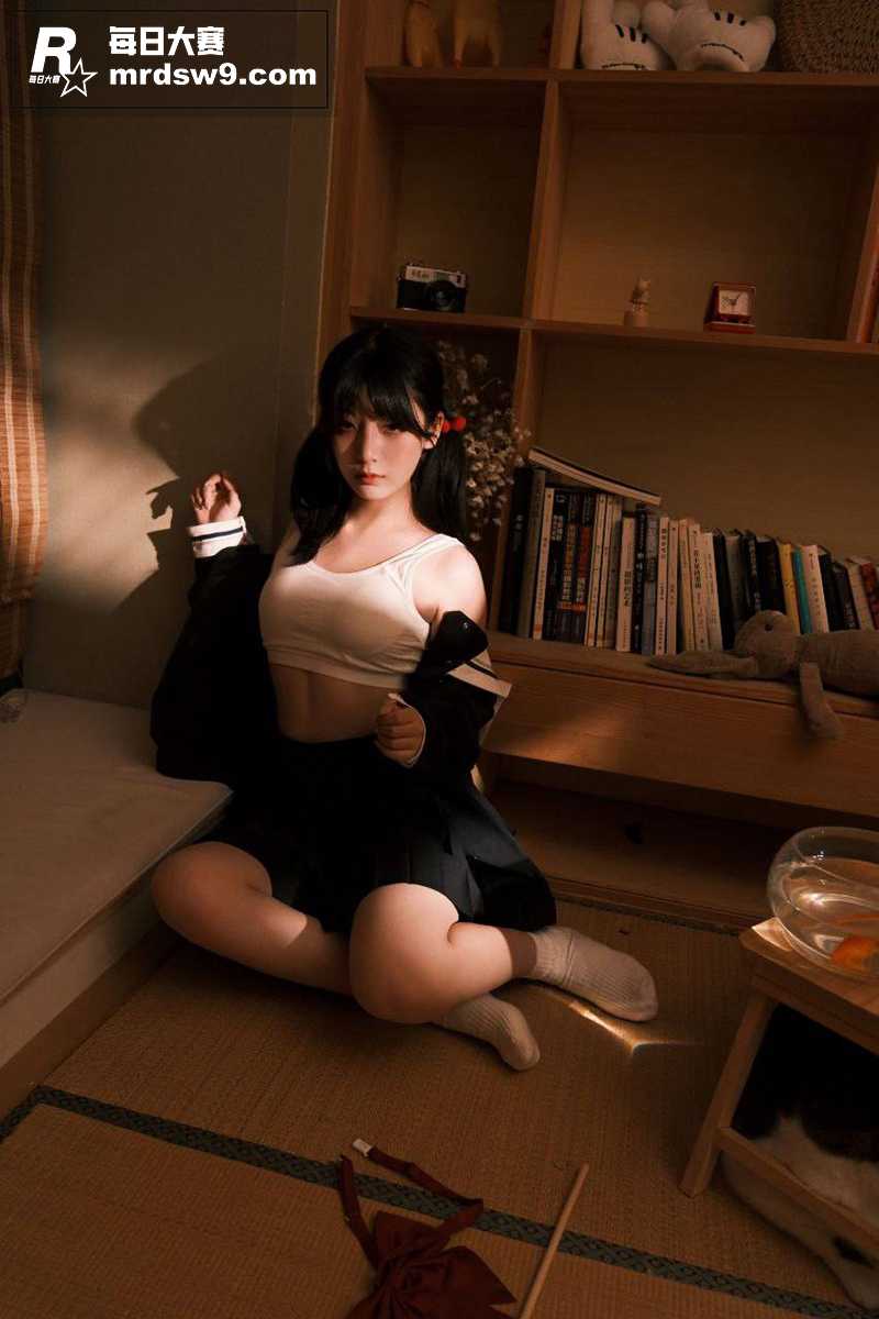 推特高颜值美乳翘臀福相关图片8
