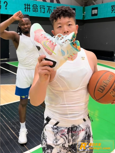 牛教练与安尼打球扒裤相关图片2
