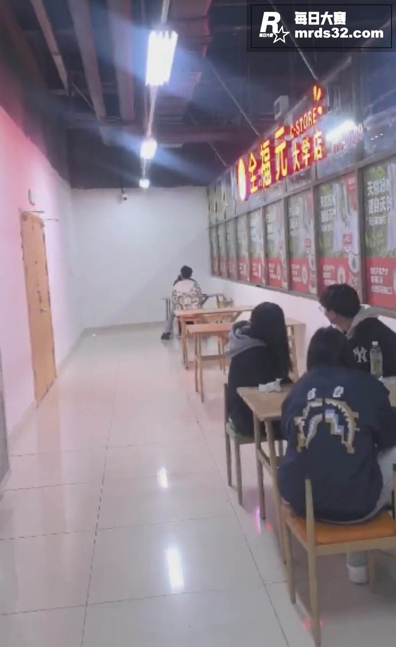 真会玩！某大学校园食相关图片1