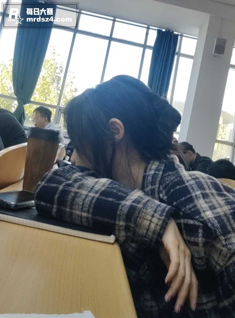 极品反差学生妹自拍泄相关图片1