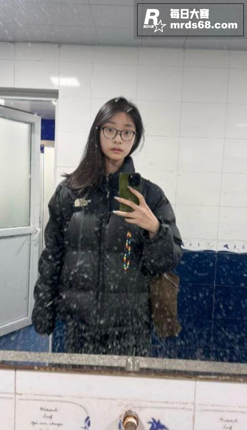 山东极品反差女大学生相关图片2