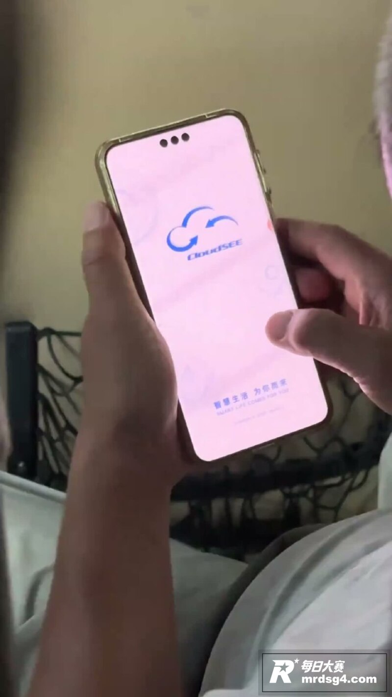 公交大爷车上使用手机相关图片8
