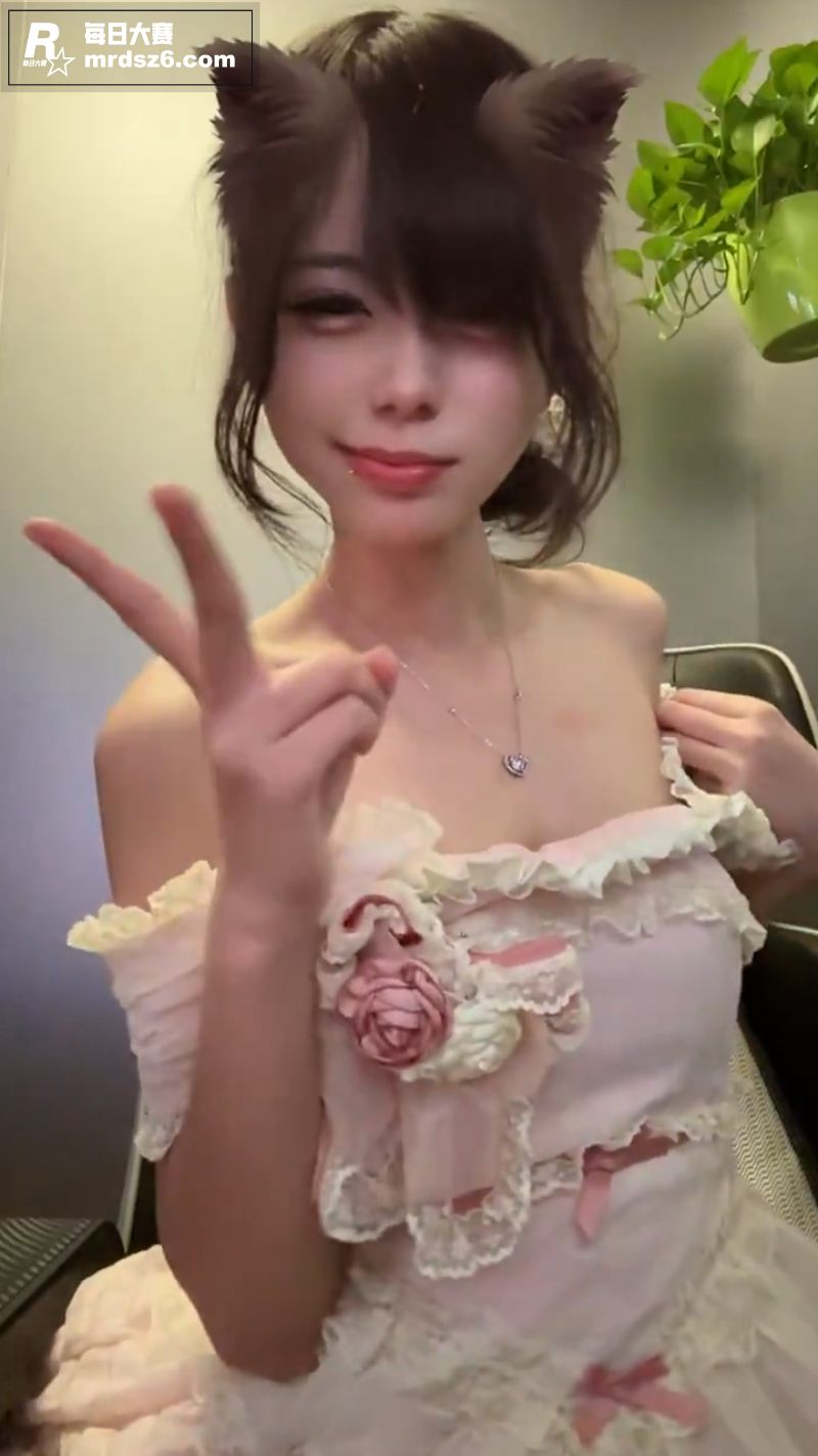 7推特反差萝莉 少主相关图片4