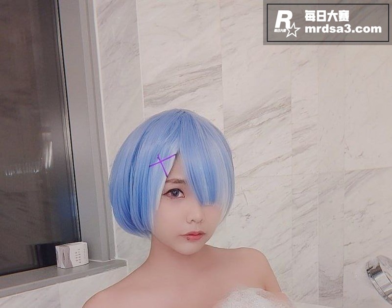 推特高颜值福利姬 m相关图片1