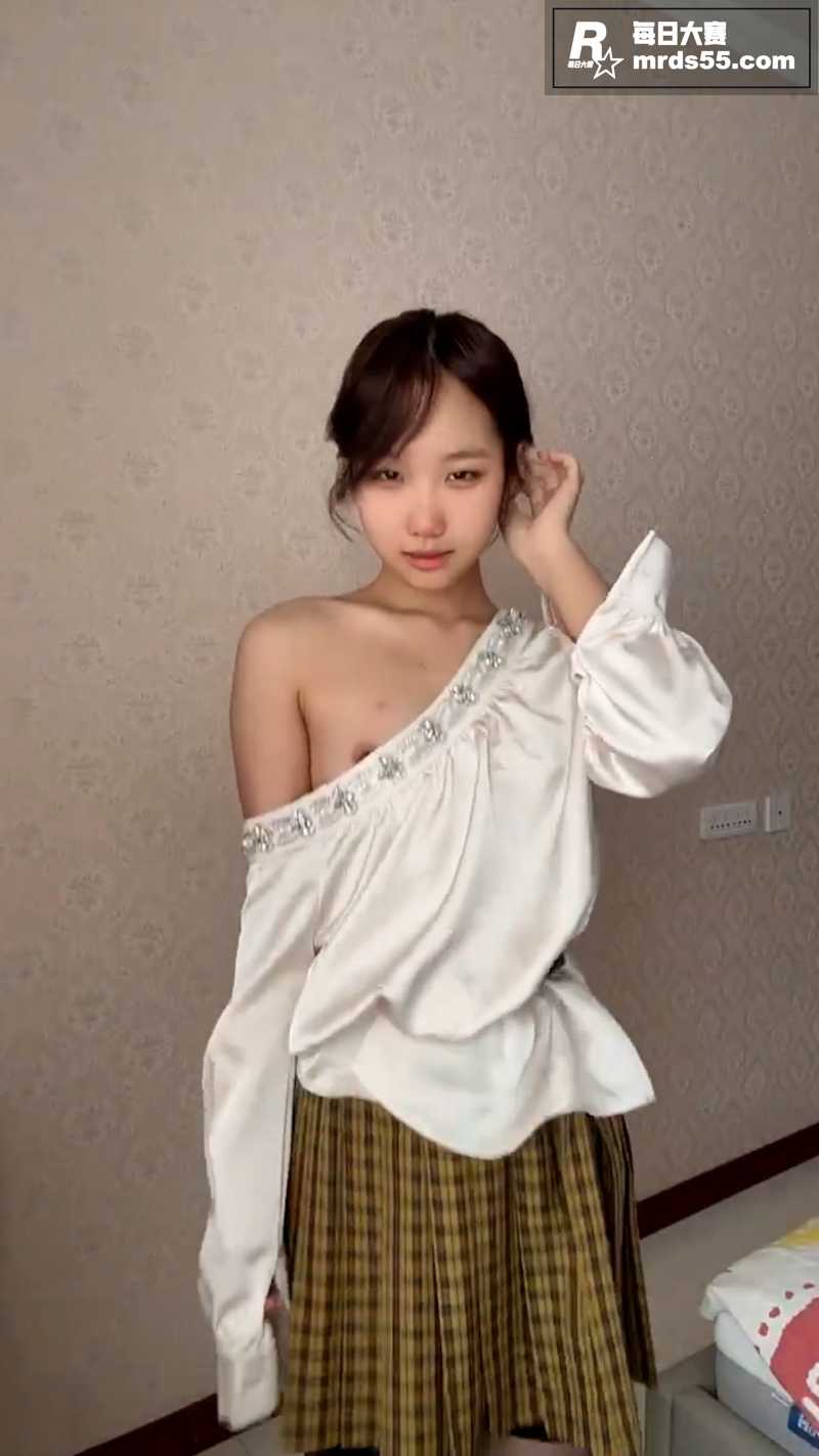 推特高颜值福利姬 合相关图片1