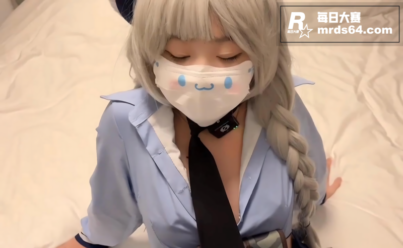 极品美少女COS疯狂相关图片3