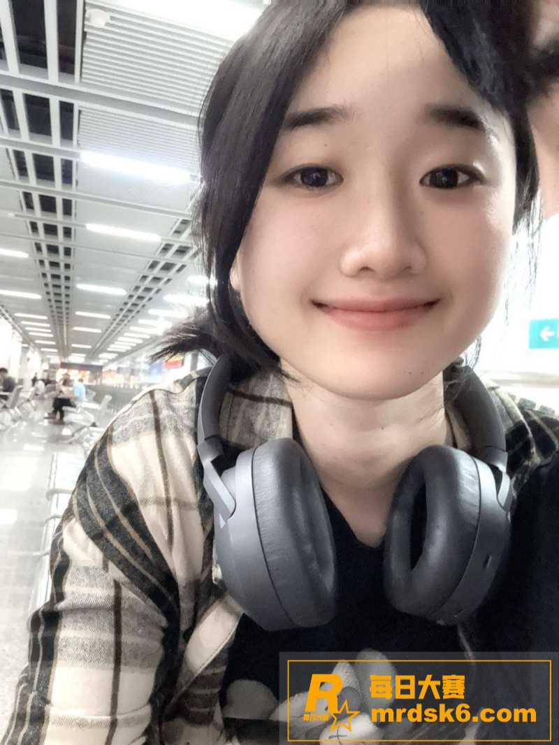 清纯反差甜妹 分手后相关图片1