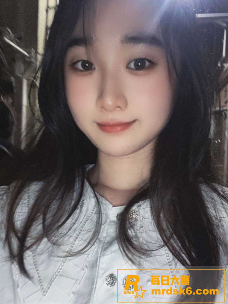 清纯反差甜妹 分手后相关图片2