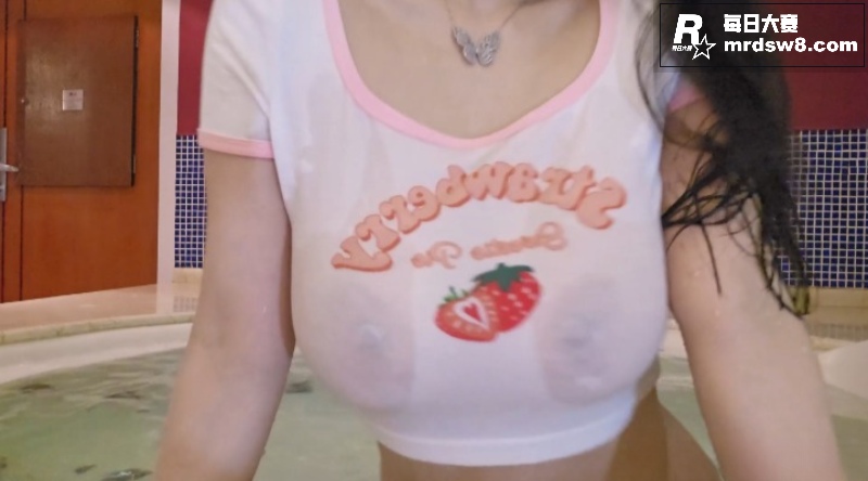 日本极品天然豪乳网黄相关图片2